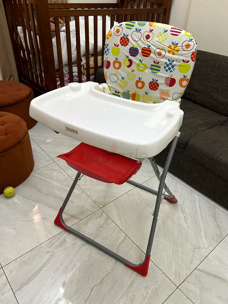 Bright and Cheerful High Chair for Your Little One!63204280049794111