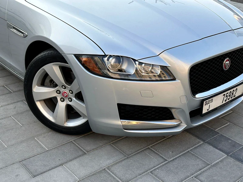 2018 GCC Jaguar XF Luxury / No Accident / Full Service History63222805989635111