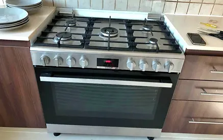 Bosch Latest Model 5 burner Gas Cooker 90/60cm