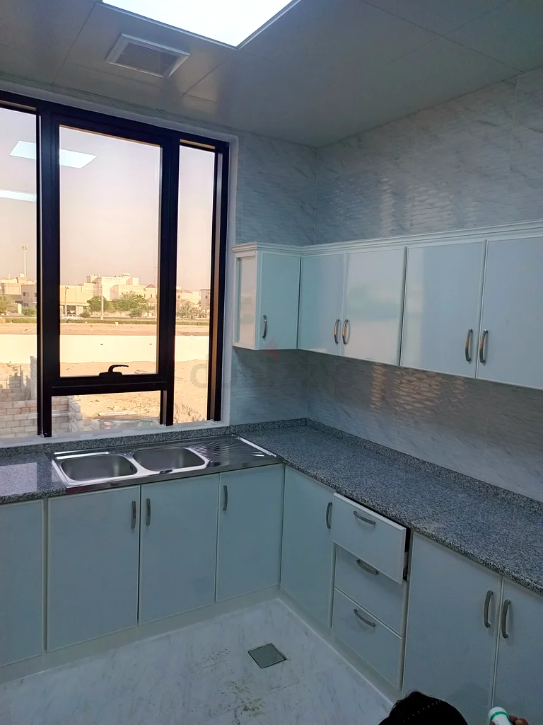 Stylish and Spacious Kitchen Cabinet63210888593283113