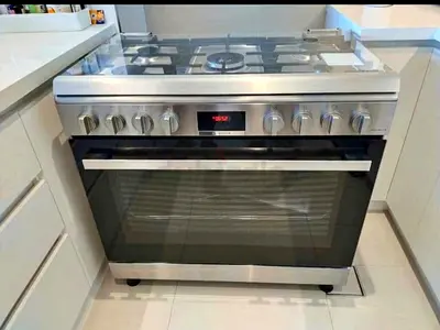 Bosch new model 5 burner Gass cooker