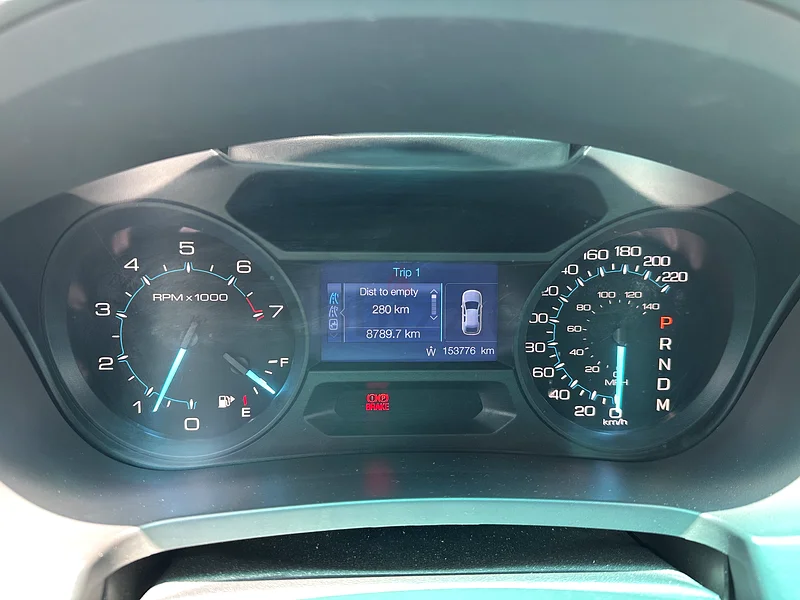 Well-maintained 2015 Ford Explorer XL with 154,000 km.63167557276547112