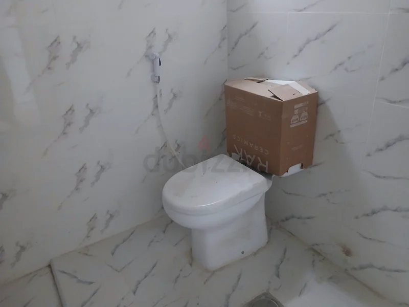 غرفة نوم رئيسية متوفرة على شارع دمشق63796158835841112