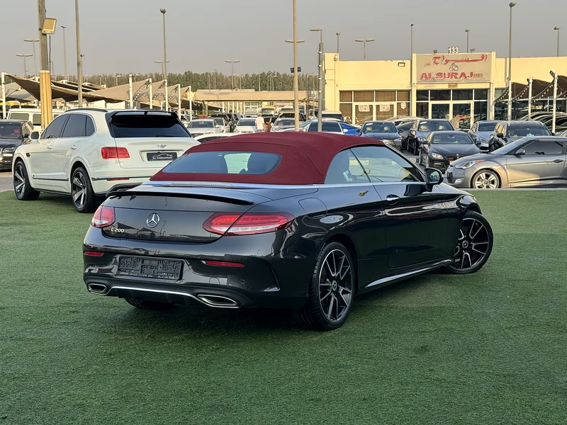 Mercedes C200 convertible Gcc specs Fully loaded in very good condition63144413849986111