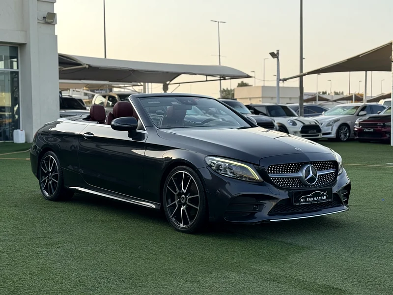 Mercedes C200 convertible Gcc specs Fully loaded in very good condition63144413849986112