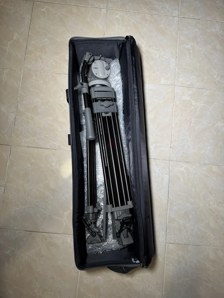 حامل ثلاثي احترافي مع رأس سائل للحصول على لقطات سلسة (Libec)63172677710593111