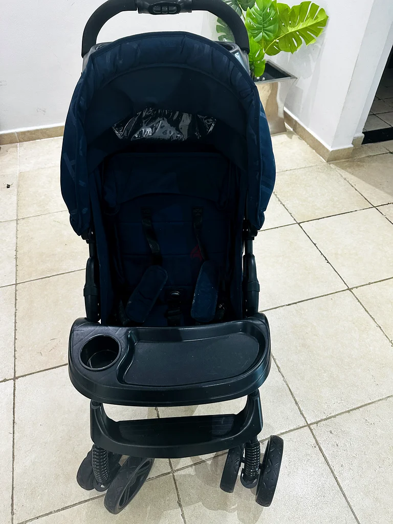 عربية  
عربة أطفال من علامة جونيور للبيع63205360926594111