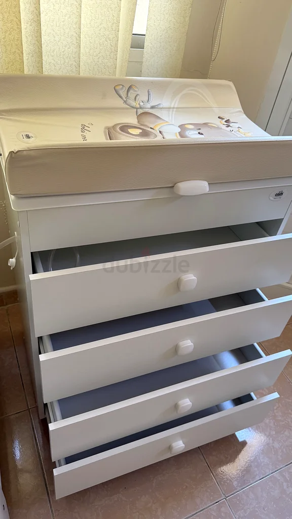 Baby changing and bathing table – multi-purpose in excellent condition63204861720321111