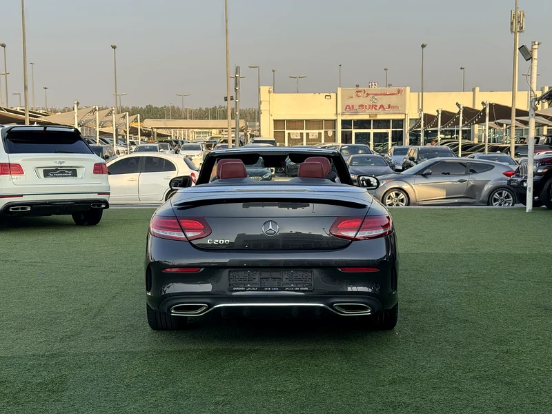 Mercedes C200 convertible Gcc specs Fully loaded in very good condition63144413849986114