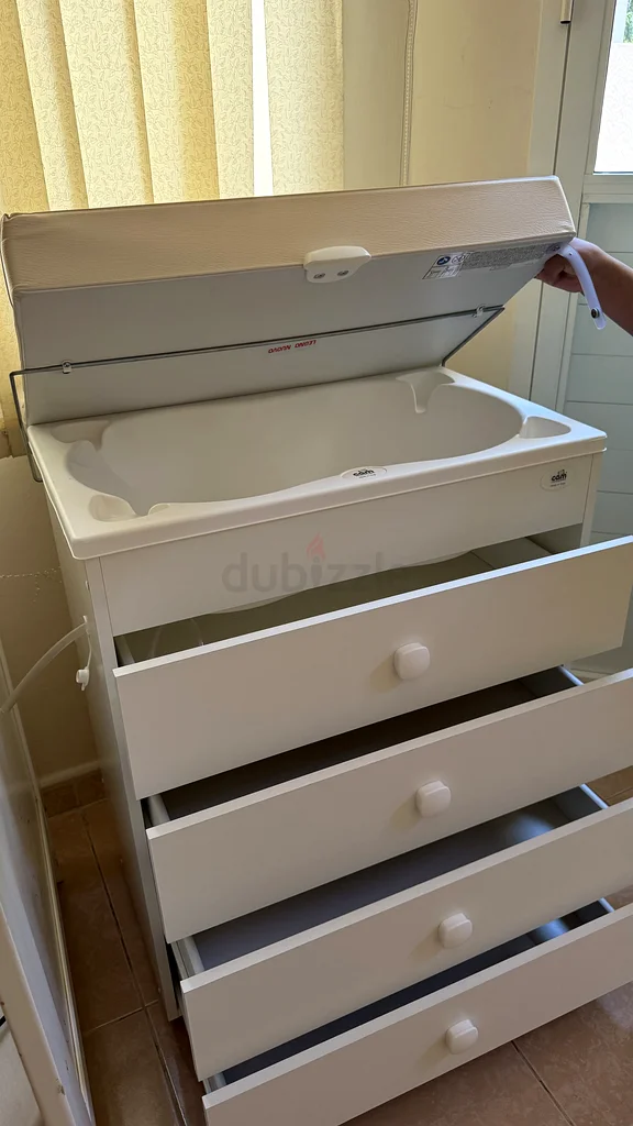 Baby changing and bathing table – multi-purpose in excellent condition63204861720321112