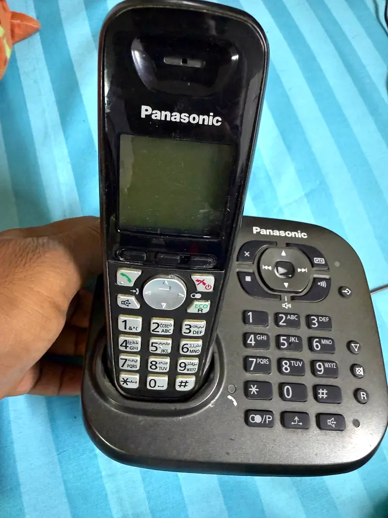 Panasonic Cordless Telephone - Reliable Communication at Your Fingertips!