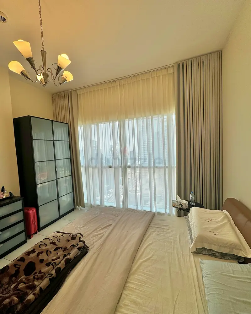 Curtain with INSTALLATION