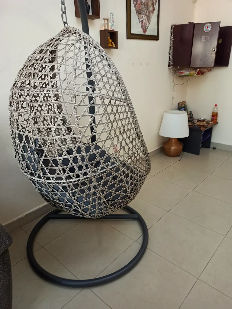 Hanging chair63220327929986112
