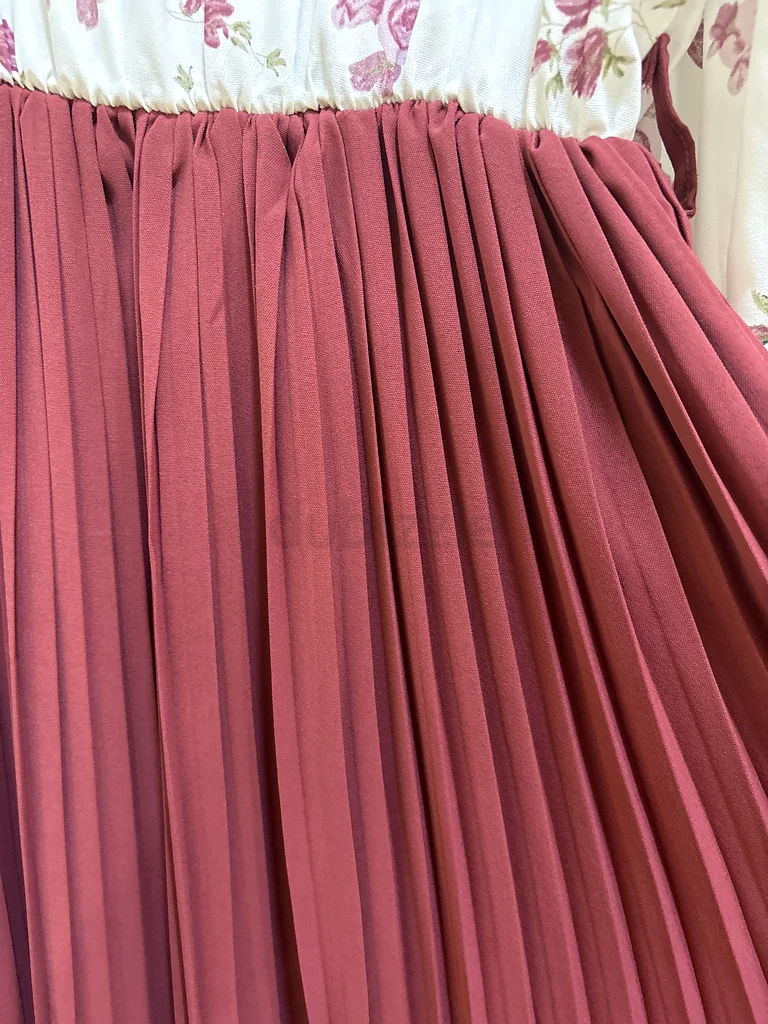 فستان طويل مطوي أنيق | مقاس حر | مناسب للحجم S-M | أسلوب خالد. من numberone bags63173144577025114