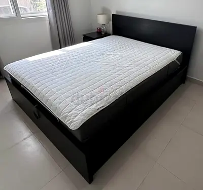 Ikea Hydrullic bed and mattress