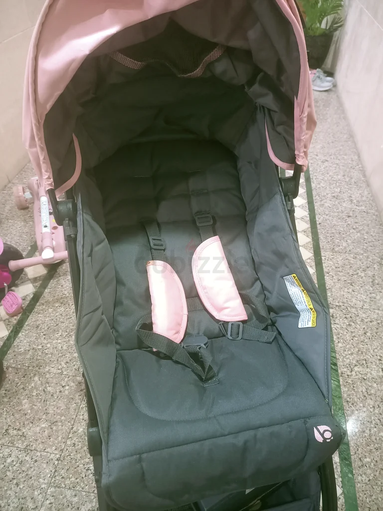 Stylish and Convenient Pink Stroller for Your Little One63197135133314112