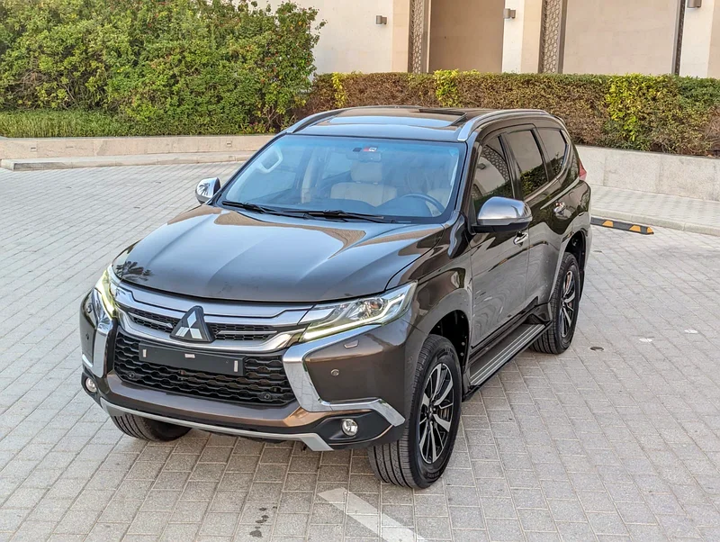 MITSUBISHI MONTERO SPORT 2017 GLS 4X4 FULL OPTION ORIGINAL PAINT LOW MILEAGE IN EXCELLENT CONDITION63225309417729111