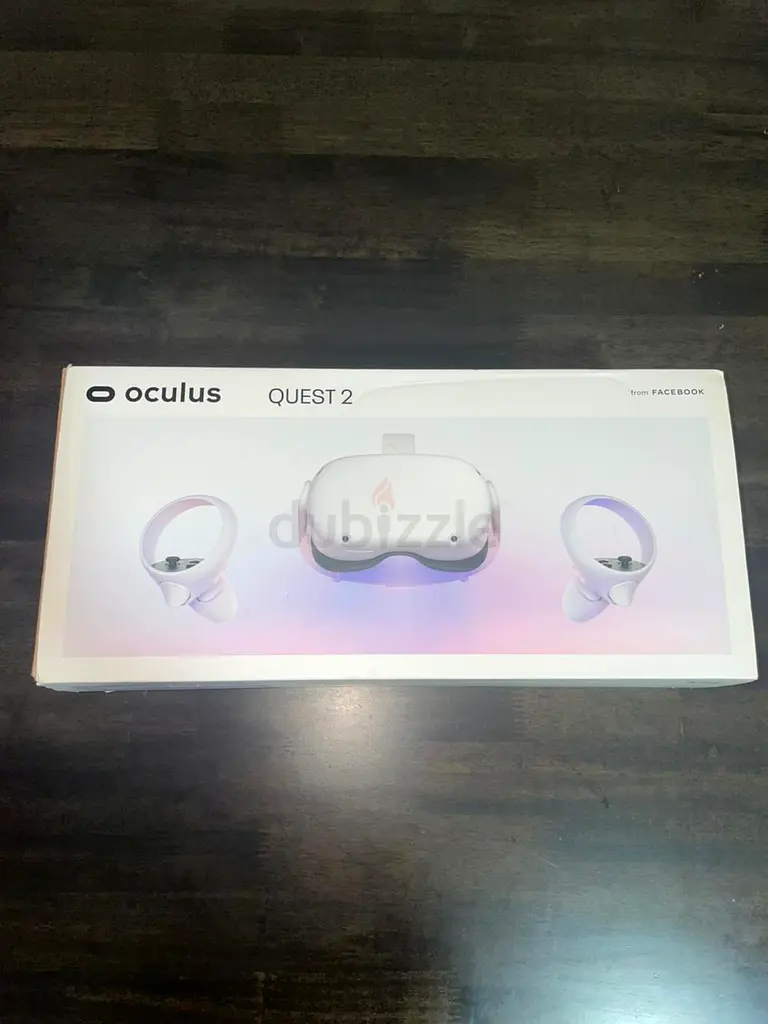 استمتع بتجربة ألعاب غامرة مع سماعة الواقع الافتراضي Oculus Quest 2! وذراع تحكم اثنان