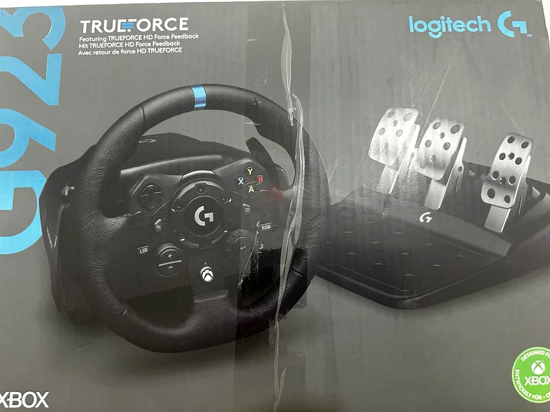 عجلة سباق Logitech G29 مع دعامات التحكم - عزز تجربة الألعاب الخاصة بك!63229687193857112