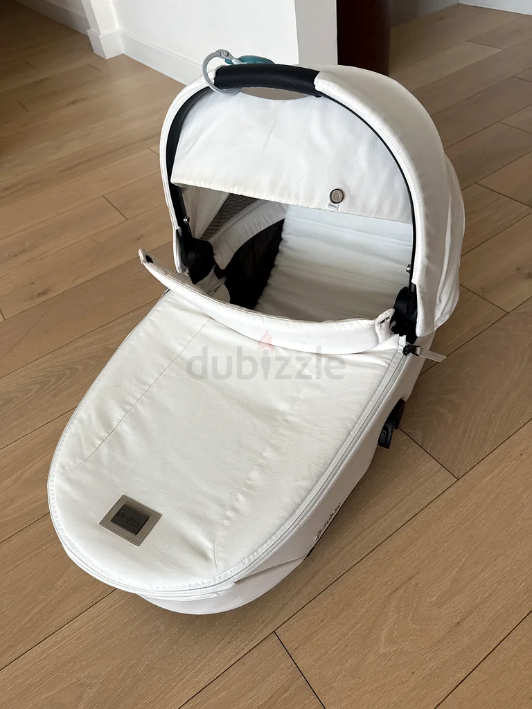 Cybex Stylish and Comfortable Baby Bassinet for Sale!63204862485379111