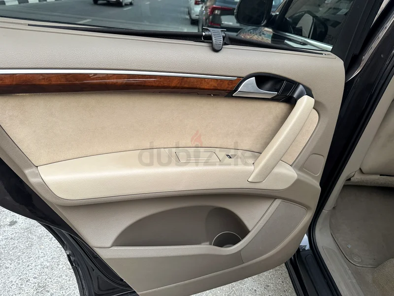 Audi Q7 2014 – Fully Loaded – Just Serviced – Urgent Sale63149583175683114