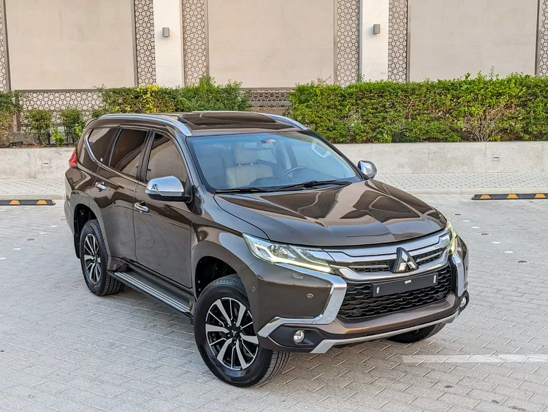 MITSUBISHI MONTERO SPORT 2017 GLS 4X4 FULL OPTION ORIGINAL PAINT LOW MILEAGE IN EXCELLENT CONDITION63225309417729114