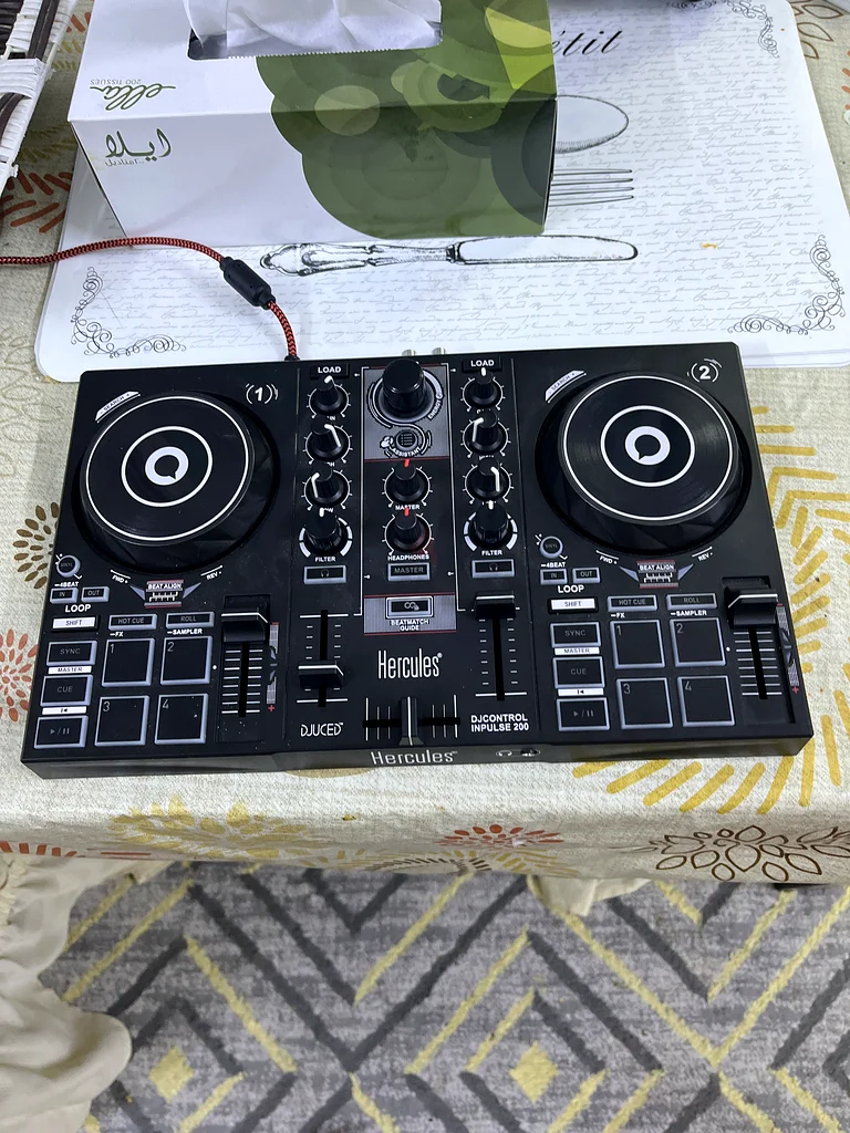Hercules inpulse 200 Dj controller63233646079363112