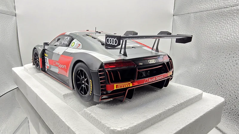 1/18 Autoart Audi R8 LMS Model Car – A Collectors Dream!63223351791747111