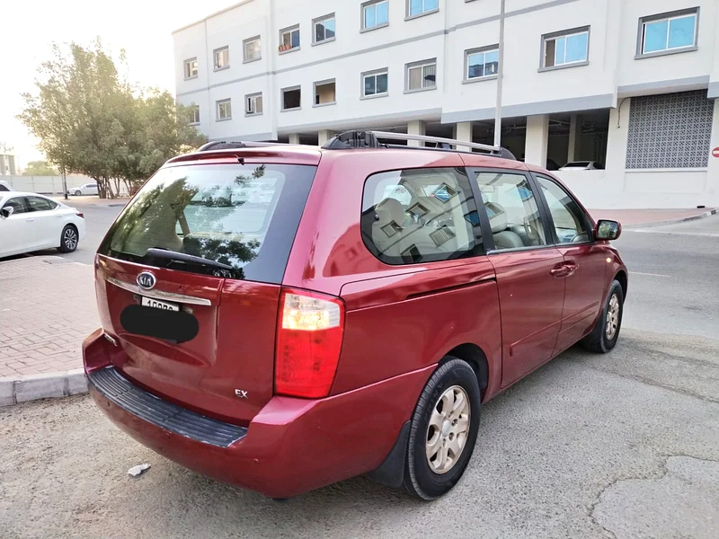 Very clean KIA CARNIVAL 2009 ..GCC..8 SEATER ..GOOD CONDITION...first owner63151841437699111