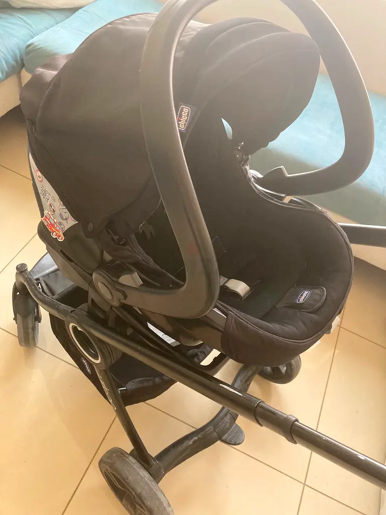 Chicco Urban 3-in-1 Stroller with Car Seat – Excellent Condition