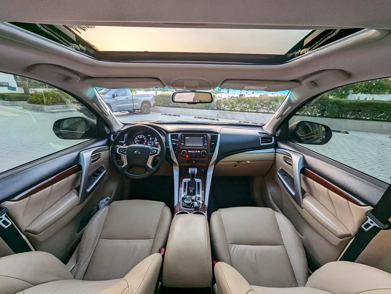 MITSUBISHI MONTERO SPORT 2017 GLS 4X4 FULL OPTION ORIGINAL PAINT LOW MILEAGE IN EXCELLENT CONDITION63225309417729112