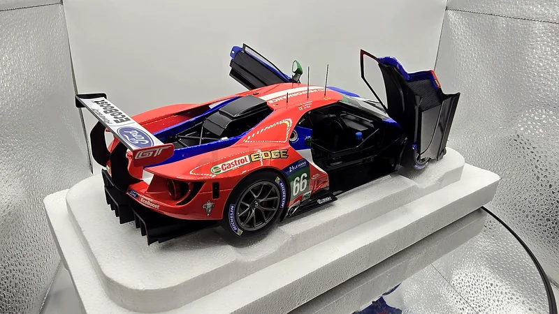 1/18 Autoart Ford GT Race Car Model63223351798786112