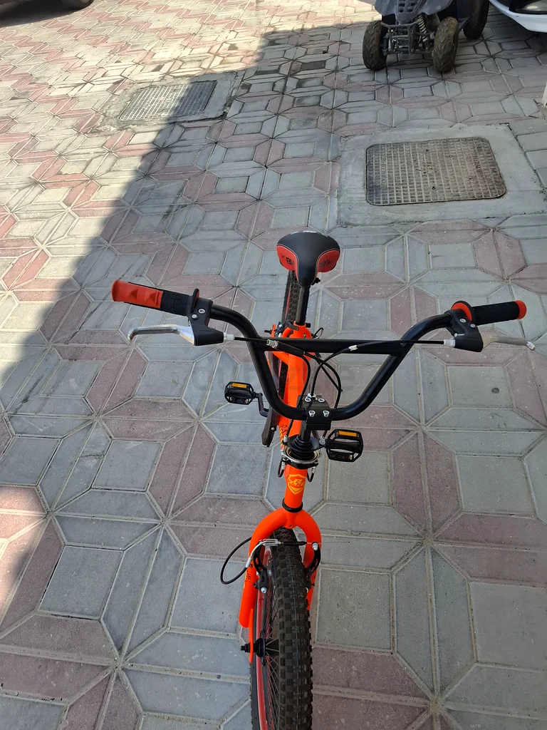 Abu Dhabi, Bani Yas, East 7  
Abu Dhabi, Bani Yas, East63245712400642114