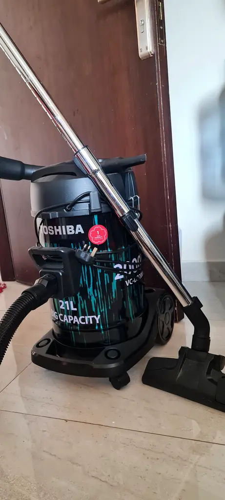 Toshiba High-Capacity Vacuum Cleaner for Sale!