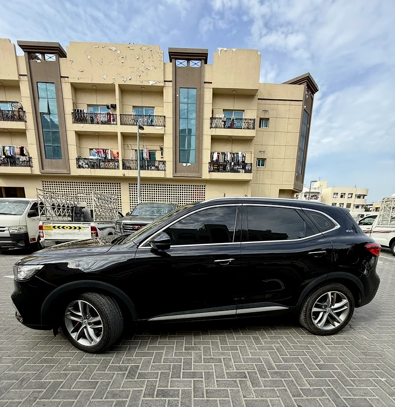 MG HS with full service agency history and warranty62930627567618112