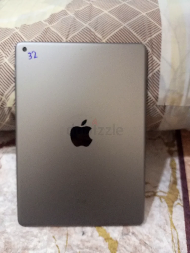 Apple iPad- Excellent Condition! 32 GB63215873759234112