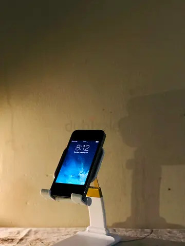 iPhone 4 (LLA) - MINT. RARE. ICONIC.