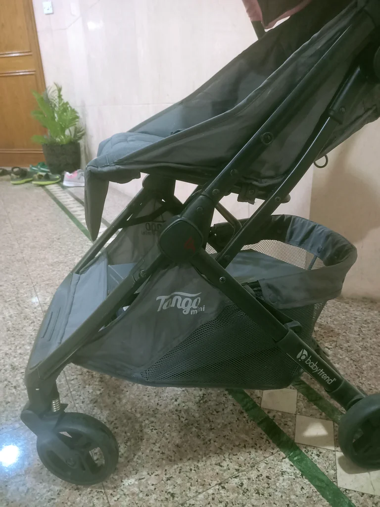 Stylish and Convenient Pink Stroller for Your Little One63197135133314113