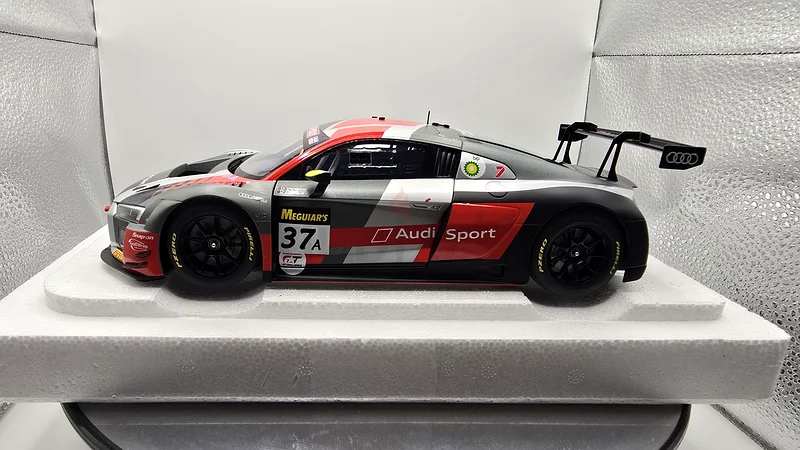 1/18 Autoart Audi R8 LMS Model Car – A Collectors Dream!63223351791747112