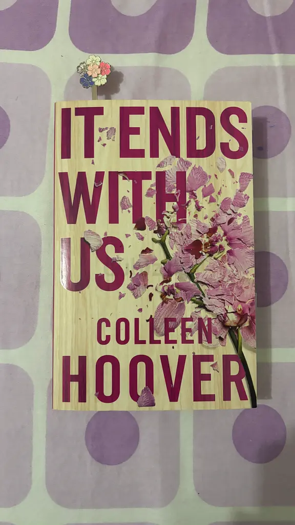 Novel: It Ends With Us by Colleen Hoover