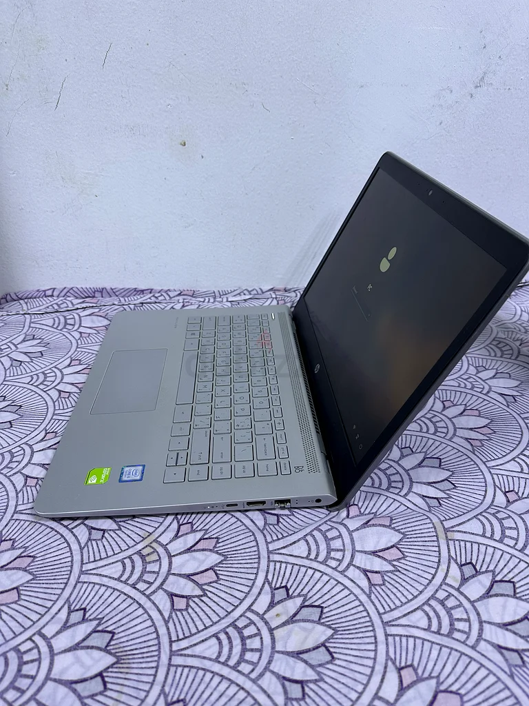 Sleek HP Laptop - Perfect for Work and Play!63256603540482111