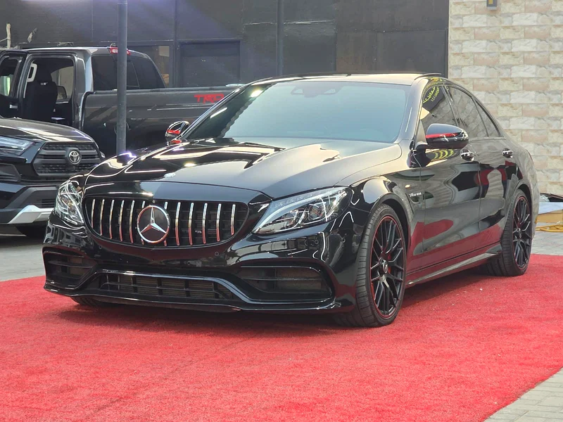 مرسيدس C63 S AMG
موديل : 2016
ممشى : 123000 كم
السعر : 135000 درهم 
V8 / 4.0 توين تيربو
مواصفات خليج63145339930498113