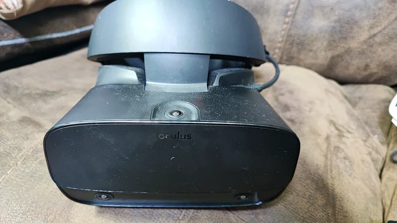 سماعة ألعاب الواقع الافتراضي Oculus Rift S63260732462337111