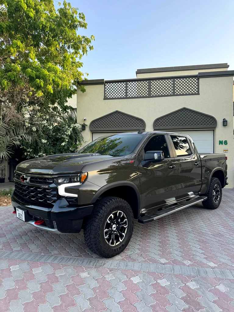 شيفروليه سيلفرادو ZR2 6.2 لتر  
خيار كامل  
منطقة التعاون الخليجي  
ضمن الضمان  
2023  
9300 كم631726492716831127