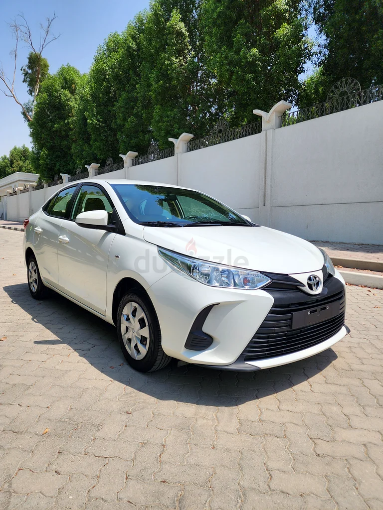 Toyota yaris 1.5 SE 2022 under warranty full service history accidents free631666314246431129