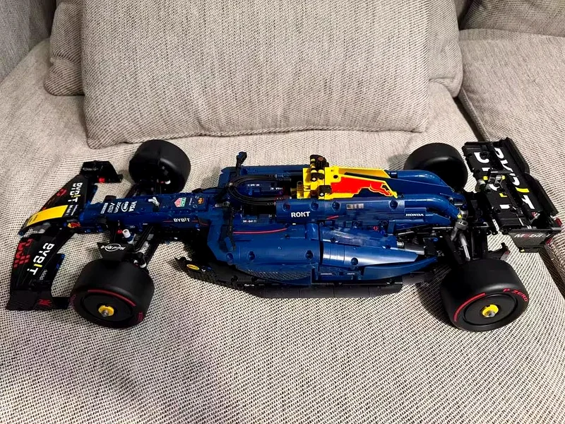 LEGO compatible Oracle Red Bull Racing RB20 F1 Car - 1639 pcs compatible with LEGO model # 4220663207401241985112