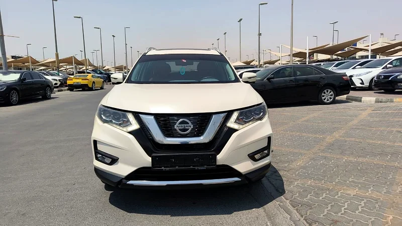 Nissan x-trail SL gcc top option63150026079362111