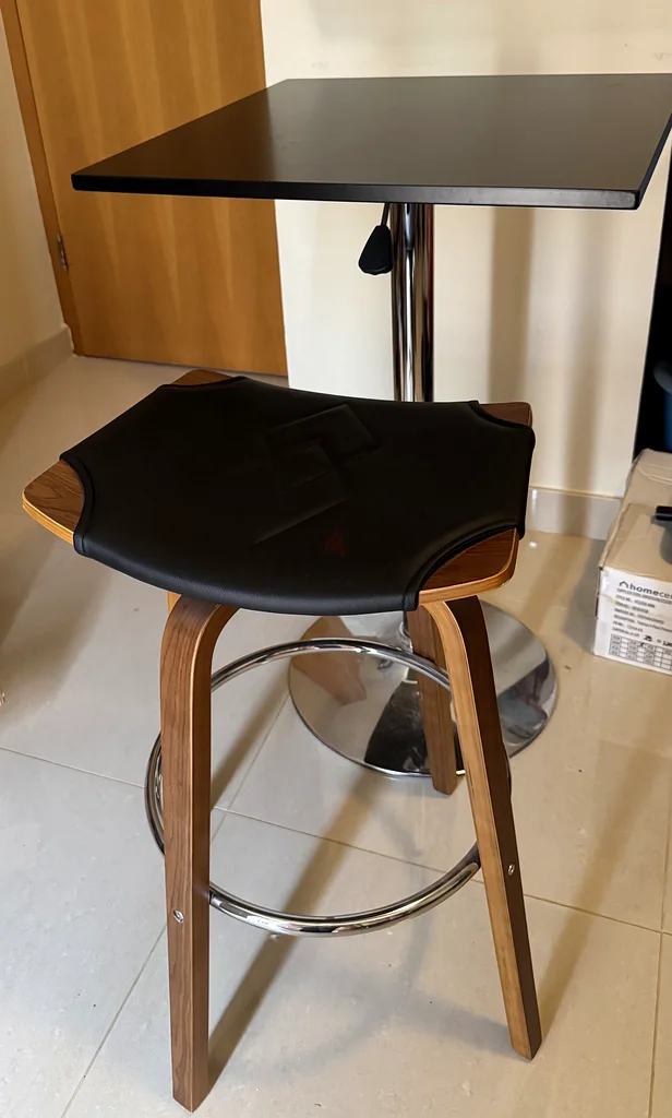 طاولة طويلة ومقعد أرجوحة63188641997954111
