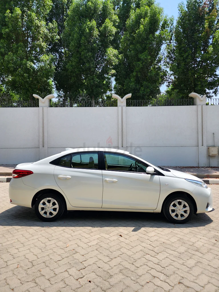Toyota yaris 1.5 SE 2022 under warranty full service history accidents free63166631424643113