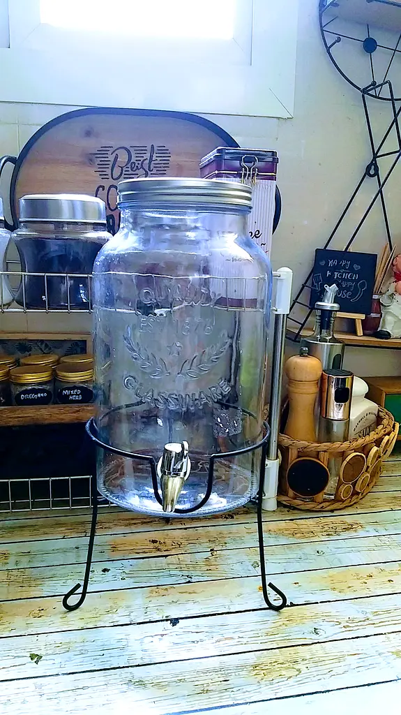 Beverage dispenser63215376172801112